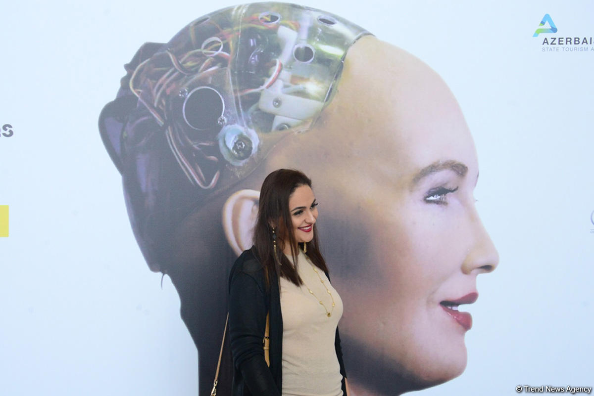 Robot "Sofiya": Azərbaycan regional innovativ mərkəzə çevrilmək üçün böyük potensiala malikdir (FOTO/VİDEO)