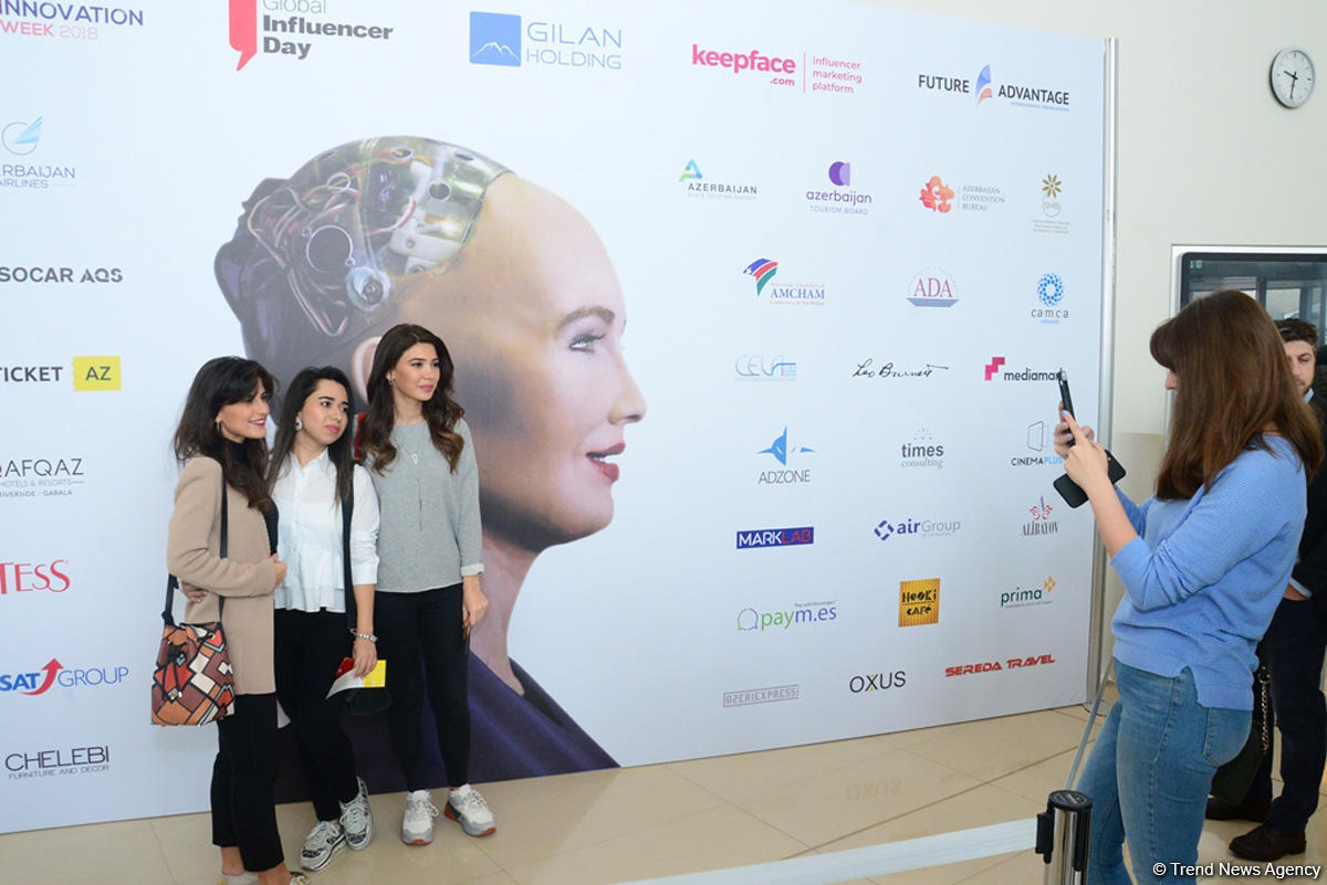Robot "Sofiya": Azərbaycan regional innovativ mərkəzə çevrilmək üçün böyük potensiala malikdir (FOTO/VİDEO)