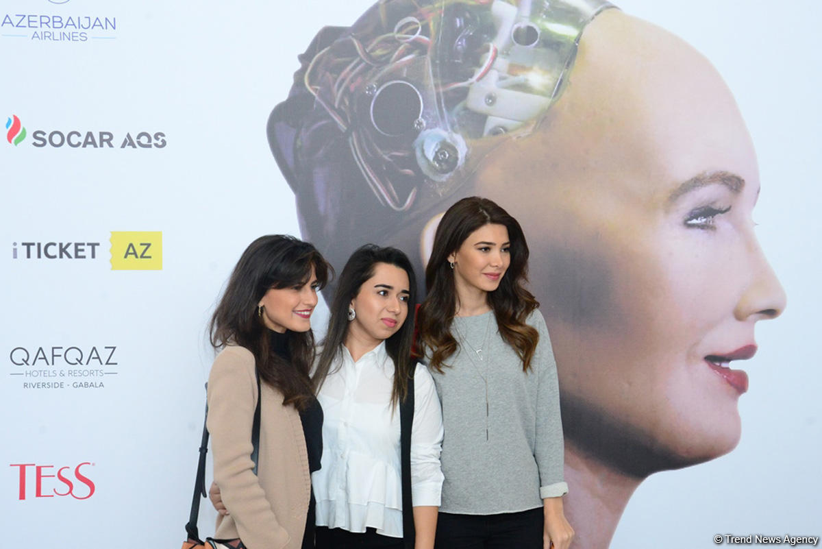 Robot "Sofiya": Azərbaycan regional innovativ mərkəzə çevrilmək üçün böyük potensiala malikdir (FOTO/VİDEO)