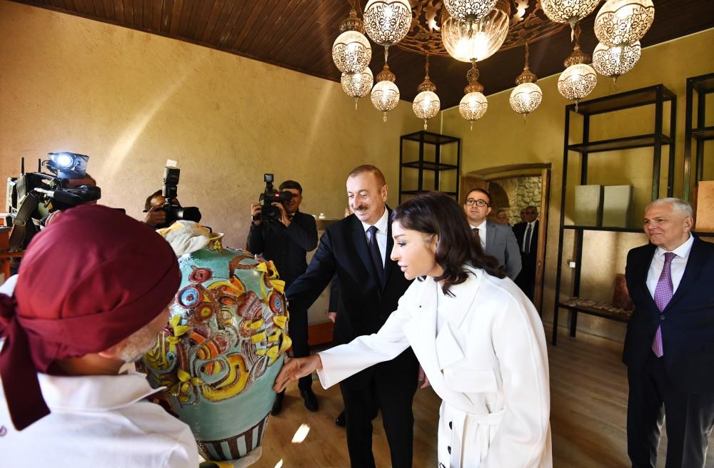 Prezident İlham Əliyev və xanımı Mehriban Əliyeva Şəkidə “ABAD” Keramika və Tətbiqi Sənət Mərkəzinin açılışında iştirak ediblər (FOTO)