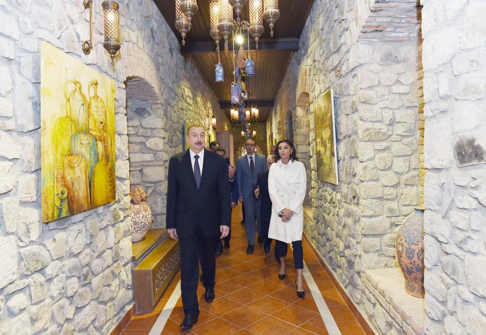 Prezident İlham Əliyev və xanımı Mehriban Əliyeva Şəkidə “ABAD” Keramika və Tətbiqi Sənət Mərkəzinin açılışında iştirak ediblər (FOTO)
