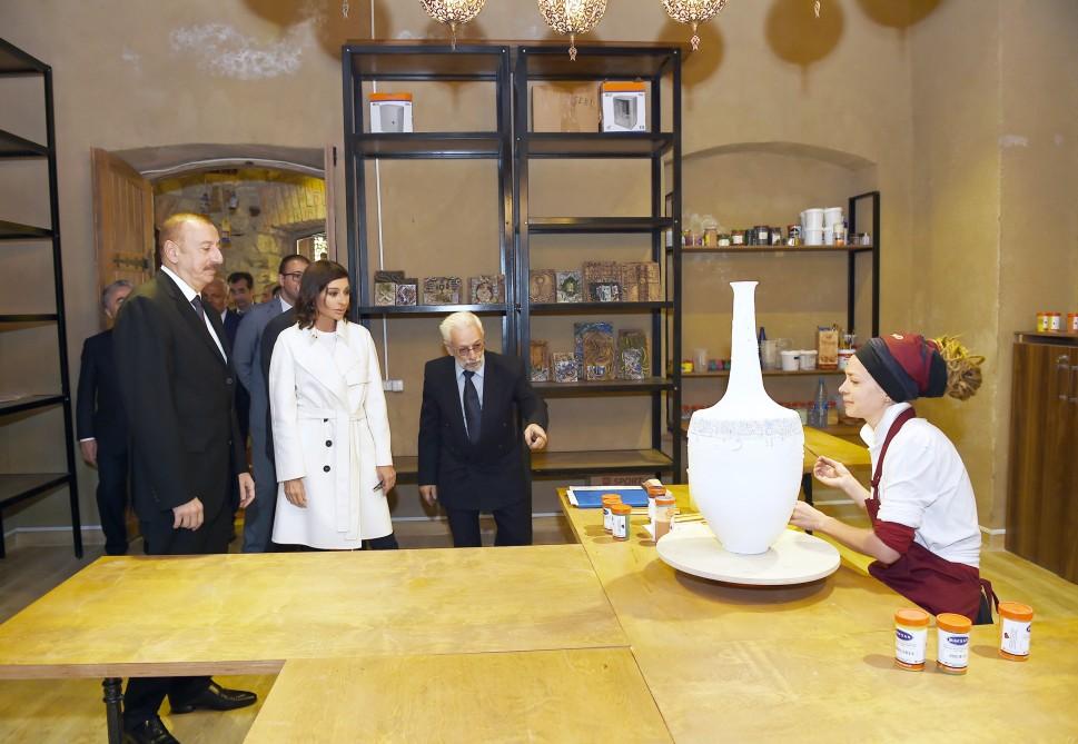 Prezident İlham Əliyev və xanımı Mehriban Əliyeva Şəkidə “ABAD” Keramika və Tətbiqi Sənət Mərkəzinin açılışında iştirak ediblər (FOTO)