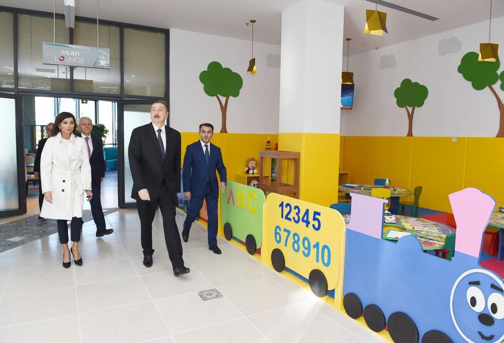 Prezident İlham Əliyev və birinci xanım Mehriban Əliyeva Şəki “ASAN Həyat” kompleksinin açılışında iştirak ediblər (FOTO) (YENİLƏNİB)