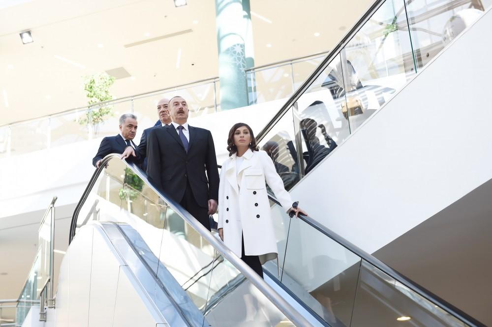 Prezident İlham Əliyev və birinci xanım Mehriban Əliyeva Şəki “ASAN Həyat” kompleksinin açılışında iştirak ediblər (FOTO) (YENİLƏNİB)