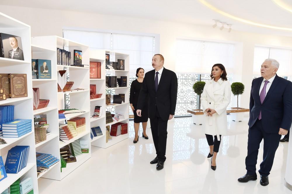 Prezident İlham Əliyev və birinci xanım Mehriban Əliyeva Şəkidə Heydər Əliyev Mərkəzinin açılışında iştirak ediblər (FOTO) (YENİLƏNİB)