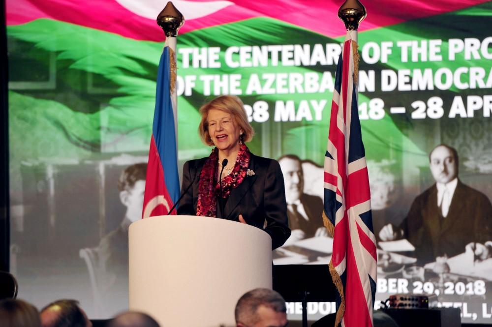Heydər Əliyev Fondunun təşkilatçılığı ilə Londonda Azərbaycan Xalq Cümhuriyyətinin 100 illiyinə həsr olunan tədbir keçirilib (FOTO)