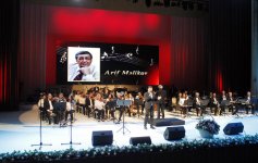 Görkəmli bəstəkar Arif Məlikovun mahnılarından ibarət konsert anşlaqla keçib (FOTO)