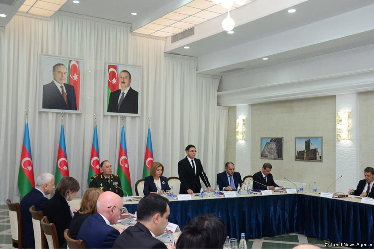 Əsir və itkin düşmüş, girov götürülmüş vətəndaşlarla əlaqədar Dövlət Komissiyasının iclası keçirilib (FOTO)