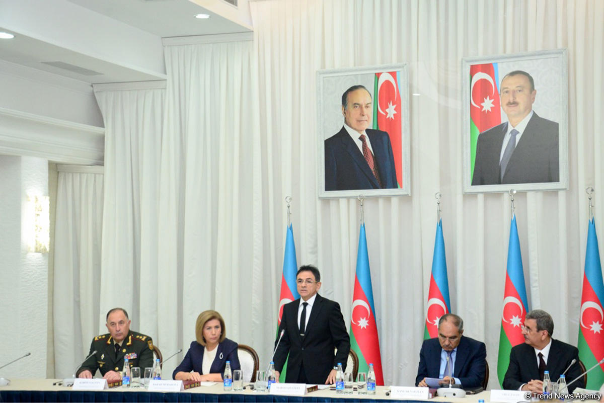 Əsir və itkin düşmüş, girov götürülmüş vətəndaşlarla əlaqədar Dövlət Komissiyasının iclası keçirilib (FOTO)