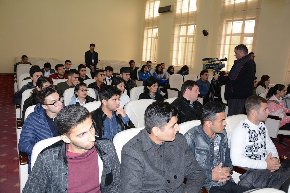 “İrəli” intellektual yarışların regional turnirlərinə start verib (FOTO)