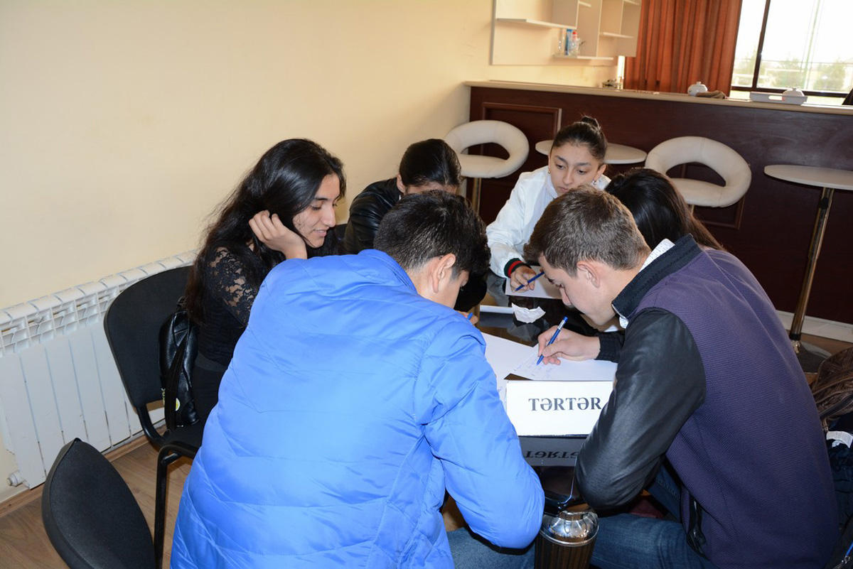 “İrəli” intellektual yarışların regional turnirlərinə start verib (FOTO)