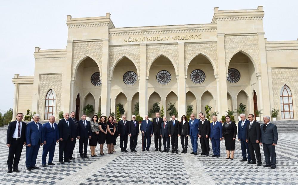 Prezident İlham Əliyev və xanımı Mehriban Əliyeva Ağdam Muğam Mərkəzinin açılışında iştirak ediblər (FOTO) (YENİLƏNİB)