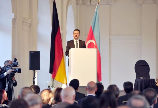 Heydər Əliyev Fondunun təşkilatçılığı ilə Berlində Azərbaycan Xalq Cümhuriyyətinin 100-cü ildönümünə həsr edilmiş elmi konfrans keçirilib (FOTO)
