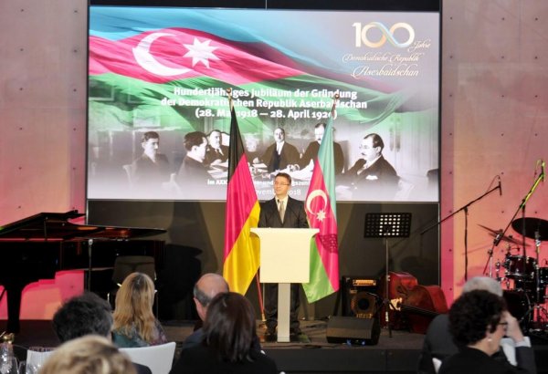 Heydər Əliyev Fondunun təşkilatçılığı ilə Berlində Azərbaycan Xalq Cümhuriyyətinin 100 illiyinə həsr olunan tədbir keçirilib (FOTO)