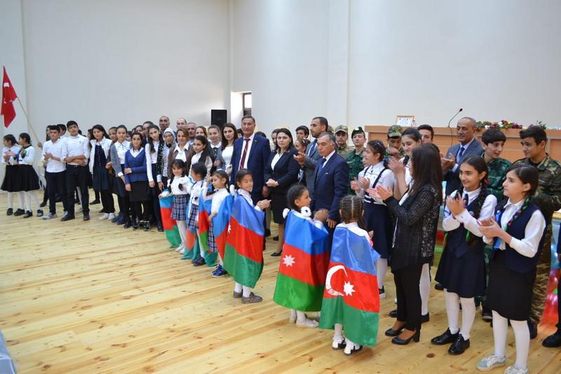 Bilik Fondu Dövlət Bayrağı Günü ilə bağlı tədbirlər keçirib (FOTO)