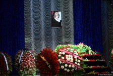 Xalq artisti Amaliya Pənahova dəfn olunub (YENİLƏNİB) (FOTO)