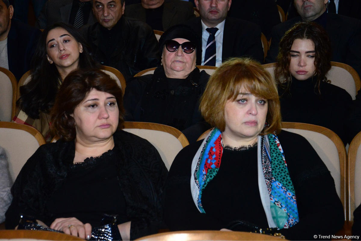 Xalq artisti Amaliya Pənahova dəfn olunub (YENİLƏNİB) (FOTO)