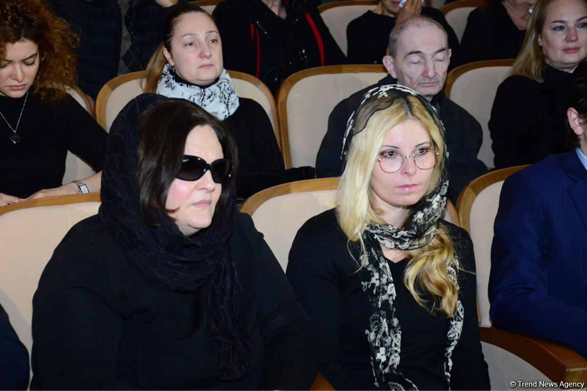 Xalq artisti Amaliya Pənahova dəfn olunub (YENİLƏNİB) (FOTO)