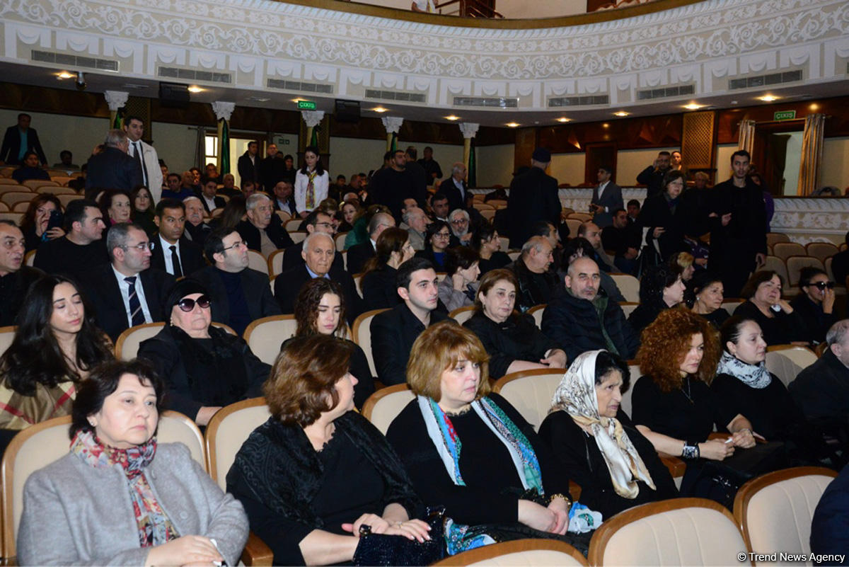 Xalq artisti Amaliya Pənahova dəfn olunub (YENİLƏNİB) (FOTO)