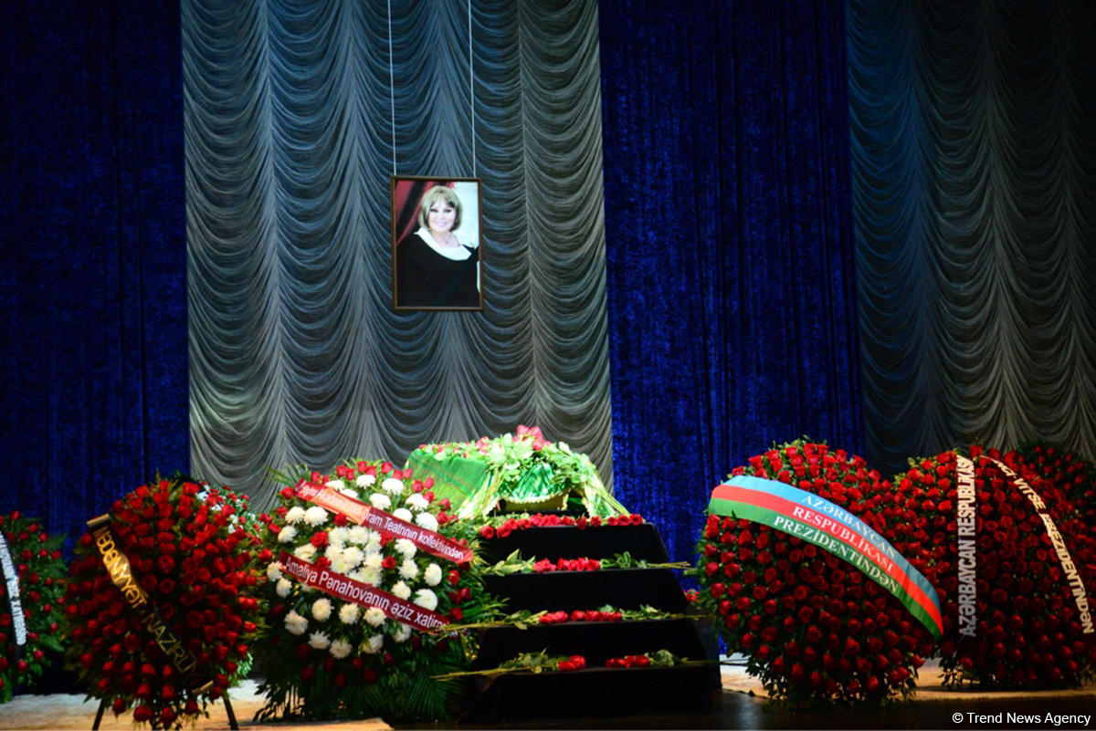 Xalq artisti Amaliya Pənahova dəfn olunub (YENİLƏNİB) (FOTO)