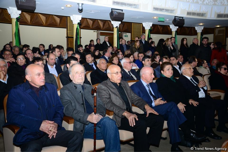 Xalq artisti Amaliya Pənahova dəfn olunub (YENİLƏNİB) (FOTO)