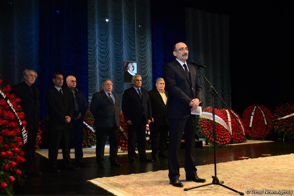 Xalq artisti Amaliya Pənahova dəfn olunub (YENİLƏNİB) (FOTO)