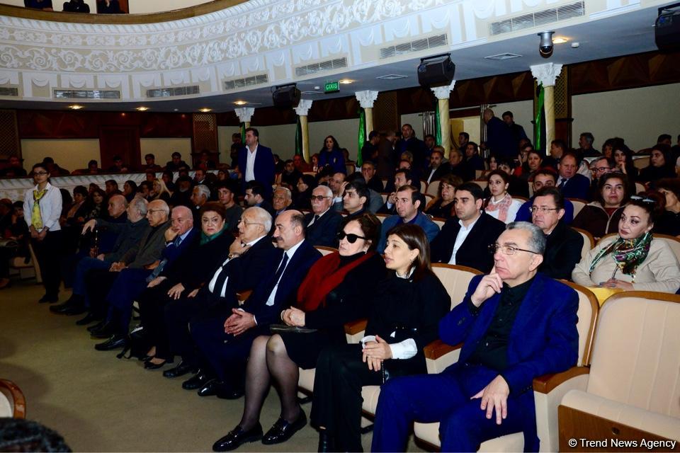 Xalq artisti Amaliya Pənahova dəfn olunub (YENİLƏNİB) (FOTO)