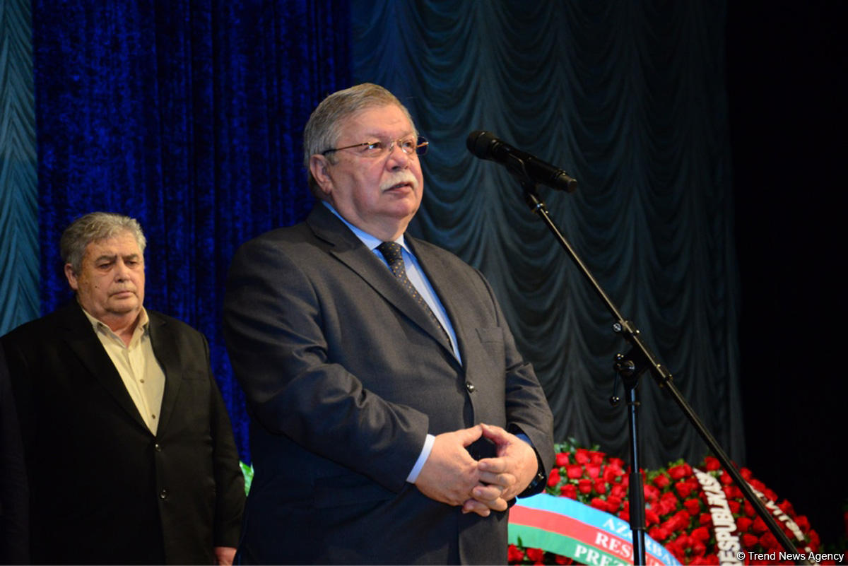 Xalq artisti Amaliya Pənahova dəfn olunub (YENİLƏNİB) (FOTO)