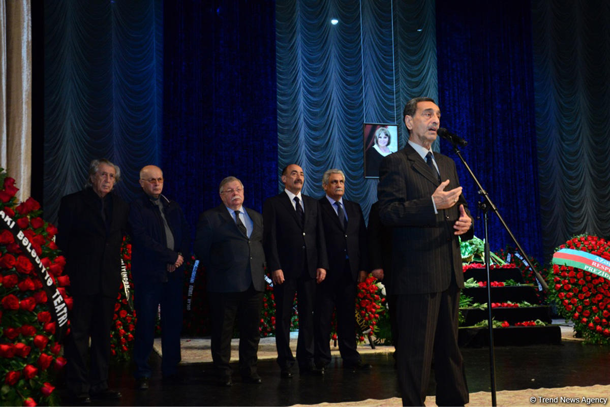 Xalq artisti Amaliya Pənahova dəfn olunub (YENİLƏNİB) (FOTO)