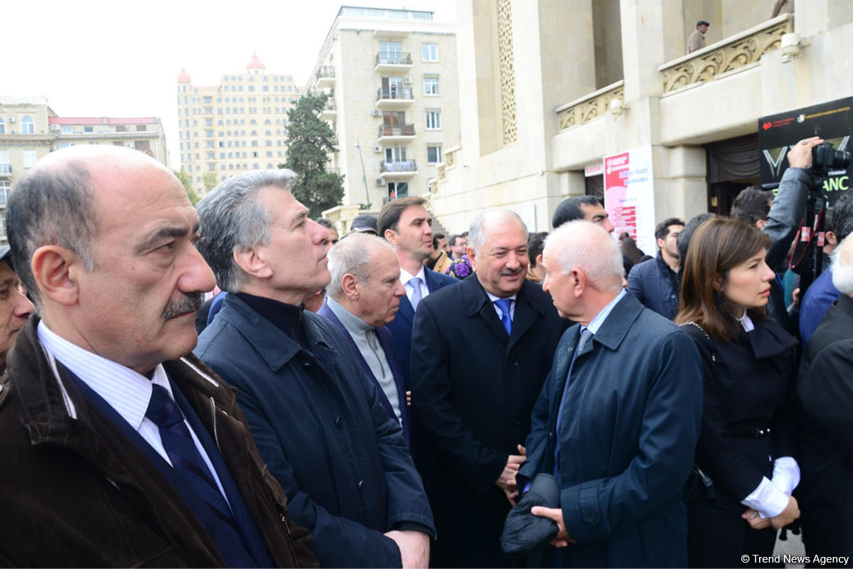 Xalq artisti Amaliya Pənahova dəfn olunub (YENİLƏNİB) (FOTO)