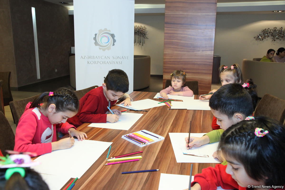 Azərbaycan Sənaye Korporasiyası Dövlət Bayrağı Günü münasibətilə tədbir keçirib (FOTO)