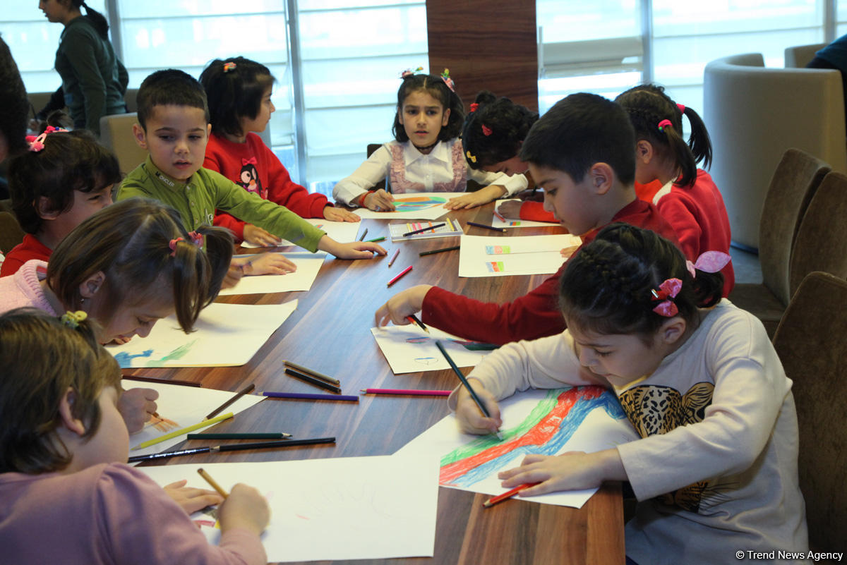 Azərbaycan Sənaye Korporasiyası Dövlət Bayrağı Günü münasibətilə tədbir keçirib (FOTO)