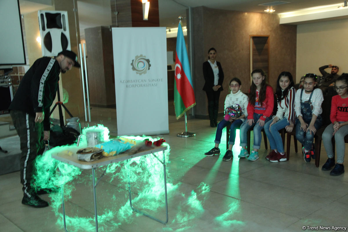 Azərbaycan Sənaye Korporasiyası Dövlət Bayrağı Günü münasibətilə tədbir keçirib (FOTO)