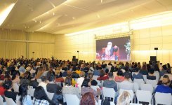 Heydər Əliyev Fondunun vitse-prezidenti Leyla Əliyeva dünya şöhrətli hindistanlı yoqin Sadhqurunun mühazirəsində iştirak edib (FOTO)