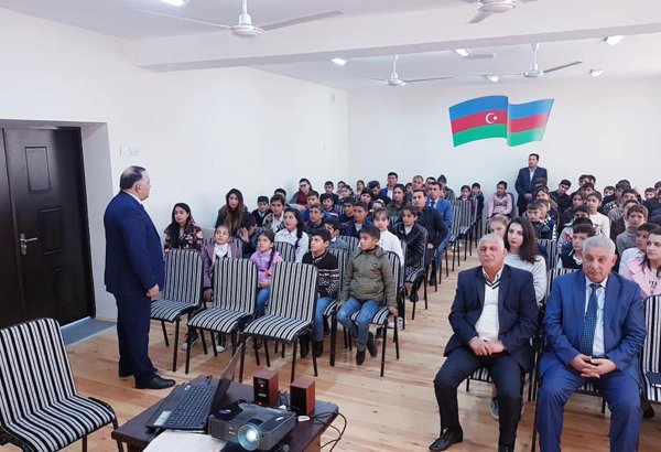 Bilik Fondu Konstitusiya Günü ərəfəsində maarifləndirici görüşlər keçirir (FOTO)