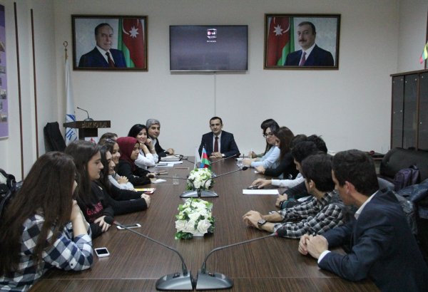 Tələbə-jurnalistlərlə görüş olub (FOTO)