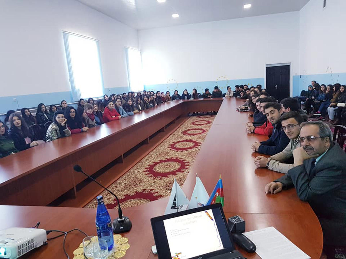 Bilik Fondu Konstitusiya Günü ərəfəsində maarifləndirici görüşlər keçirir (FOTO)