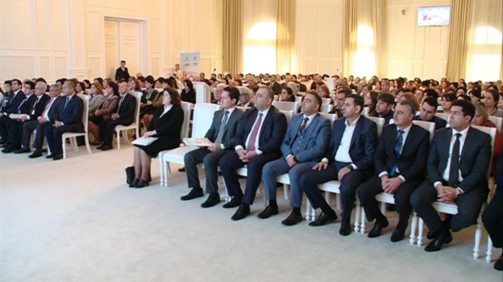 Regional İnkişaf İctimai Birliyi və Milli Onkologiya Mərkəzi Gəncə-Qazax bölgəsində birgə onkoloji skrininq və elmi-praktiki konfrans keçiriblər (FOTO)