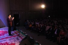 Dövlət Bayrağı Gününə həsr olunmuş bayram konserti keçirilib (FOTO)