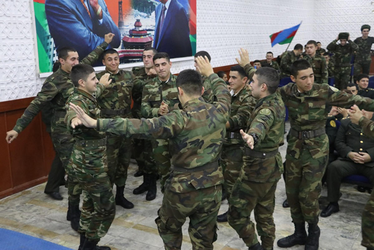 Dövlət Bayrağı Gününə həsr olunmuş bayram konserti keçirilib (FOTO)