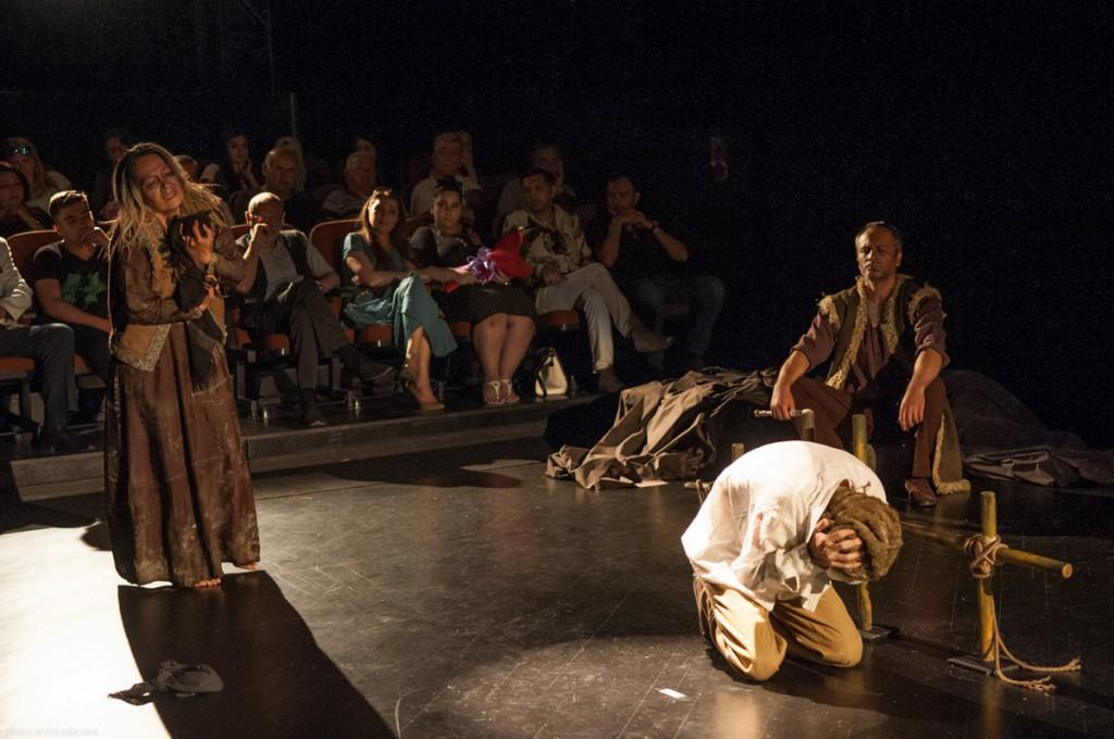 Milli Dram Teatrı ölkəmizi beynəlxalq festivalda təmsil edir (FOTO)