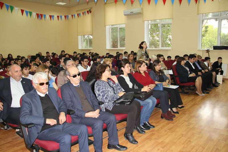Bilik Fondu Brayl üsulu ilə hekayələr kitabı nəşr etdirdi (FOTO)