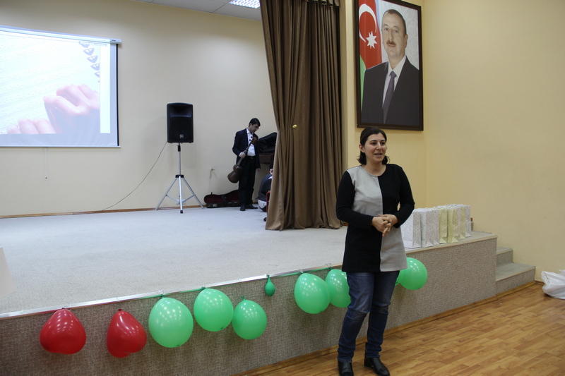 Bilik Fondu Brayl üsulu ilə hekayələr kitabı nəşr etdirdi (FOTO)