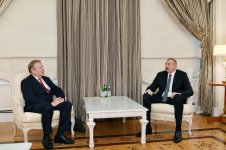 Prezident İlham Əliyev Belarusun Azərbaycandakı səfirini qəbul edib (FOTO) (YENİLƏNİB)
