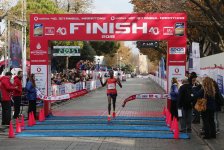 Azərbaycanlı marafonçu Asiyadan Avropaya qaçaraq rekorda imza atıb (FOTO)