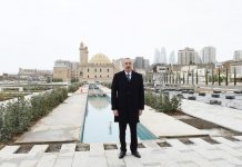 Prezident İlham Əliyev Təzəpir məscidinin ətrafında görülən abadlıq-quruculuq işlərinin icra vəziyyəti ilə tanış olub (FOTO) (YENİLƏNİB)