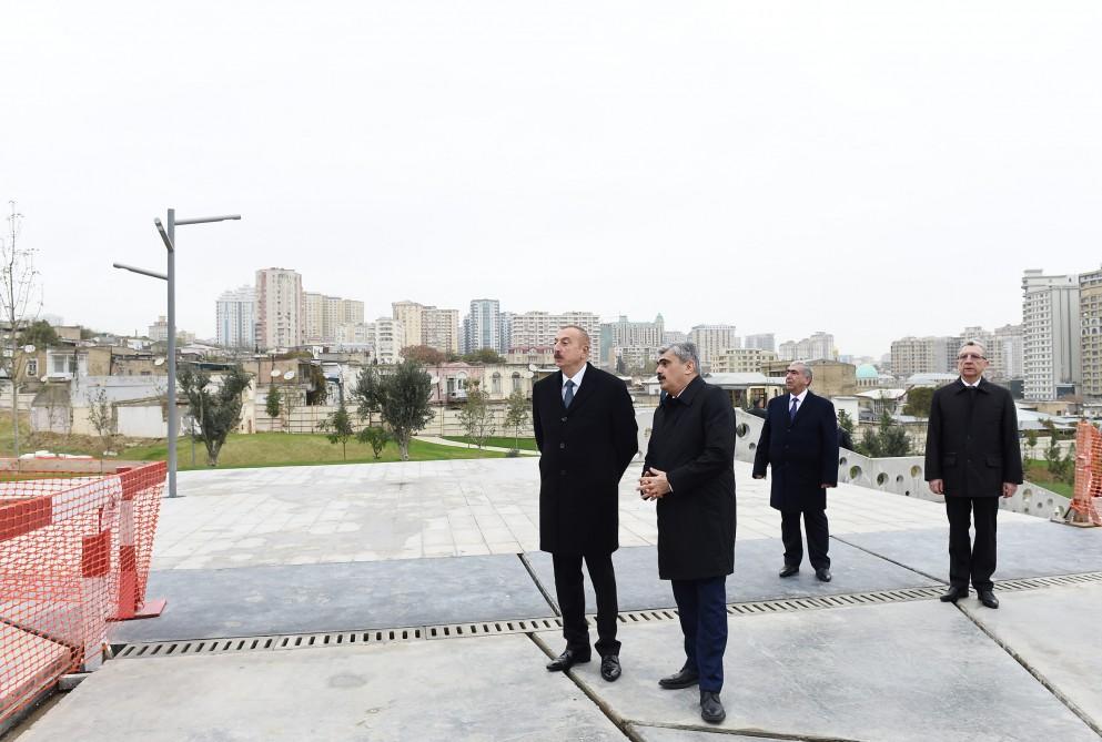 Prezident İlham Əliyev Təzəpir məscidinin ətrafında görülən abadlıq-quruculuq işlərinin icra vəziyyəti ilə tanış olub (FOTO) (YENİLƏNİB)