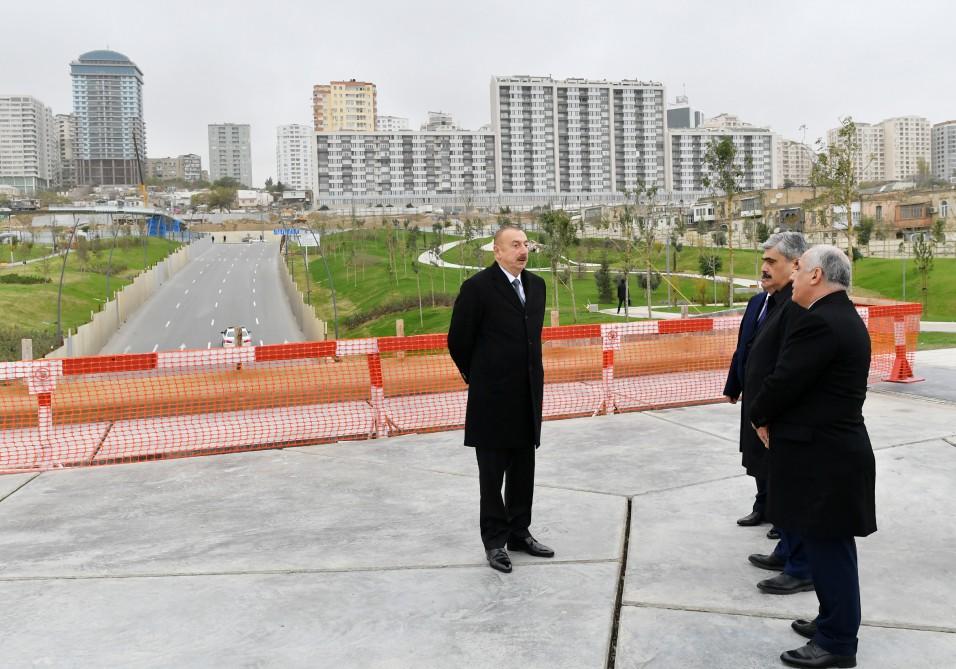 Prezident İlham Əliyev Təzəpir məscidinin ətrafında görülən abadlıq-quruculuq işlərinin icra vəziyyəti ilə tanış olub (FOTO) (YENİLƏNİB)