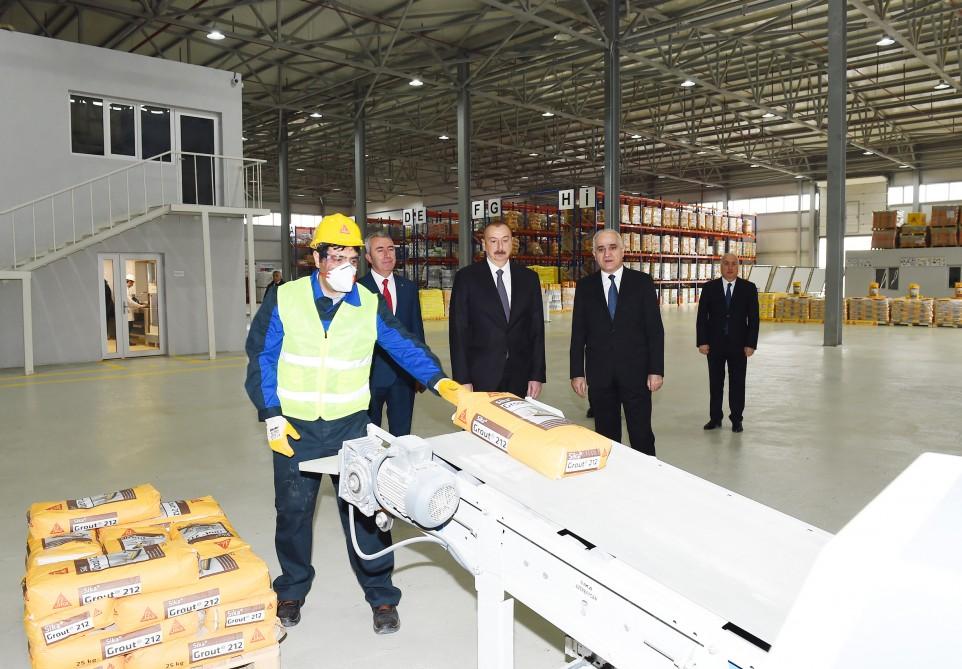 Prezident İlham Əliyev Sumqayıt Kimya Sənaye Parkında inşaat kimyəviləri zavodunun açılışında iştirak edib (FOTO) (YENİLƏNİB)