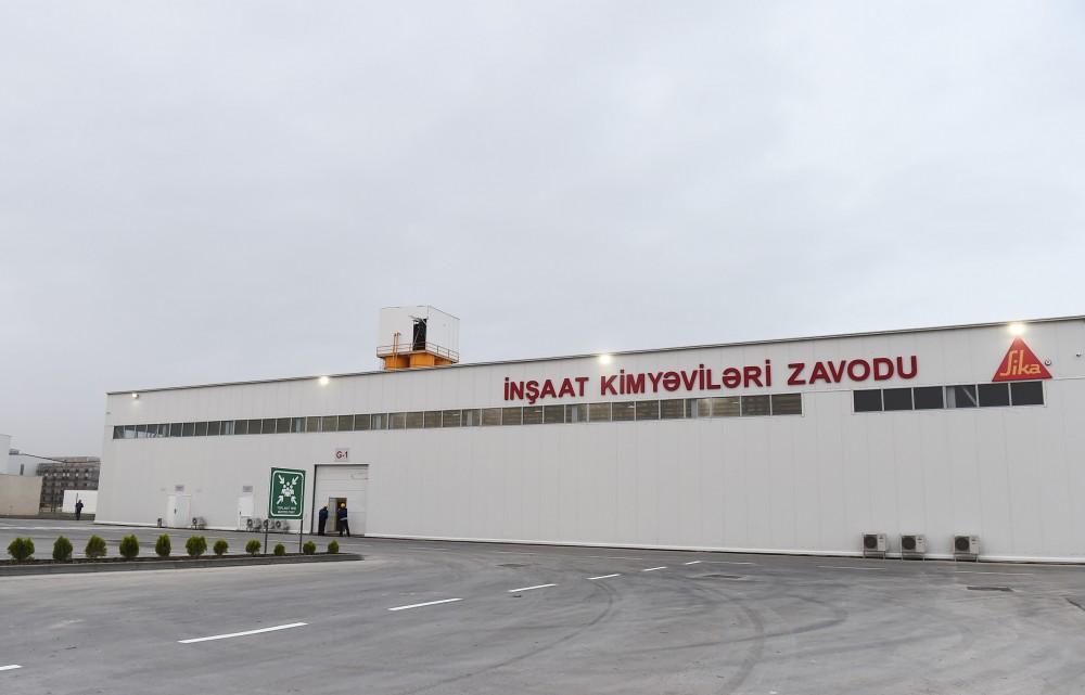 Prezident İlham Əliyev Sumqayıt Kimya Sənaye Parkında inşaat kimyəviləri zavodunun açılışında iştirak edib (FOTO) (YENİLƏNİB)